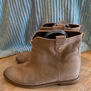 Cole Haan Tan Suede slide in booties Sz 7.5